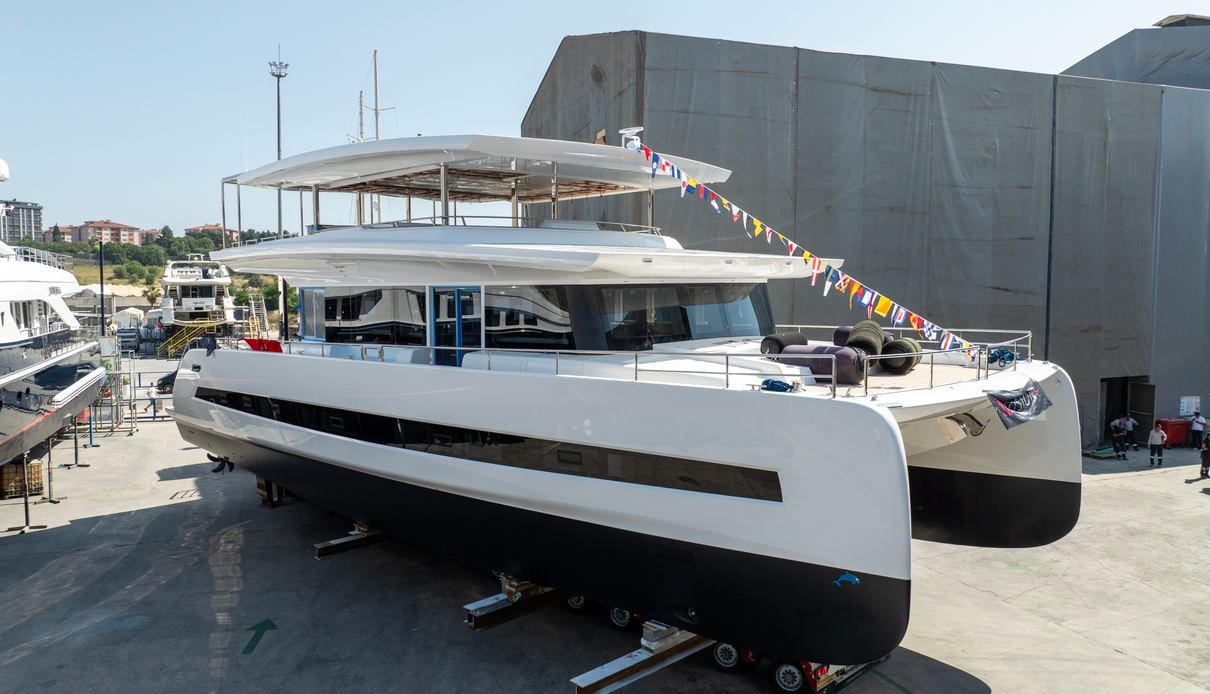 E-CAT 80/02 yacht, VisionF