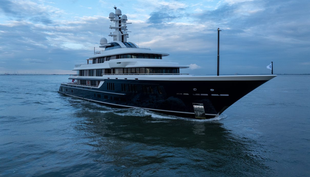 Moonstone yacht, Delta Marine