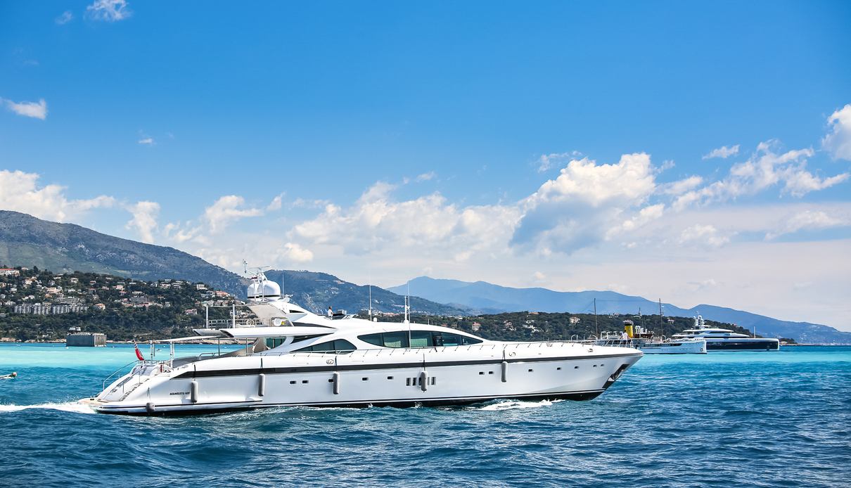 Rush yacht, Mangusta