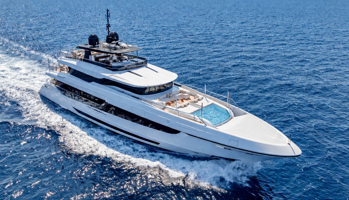 Toy yacht, Mangusta