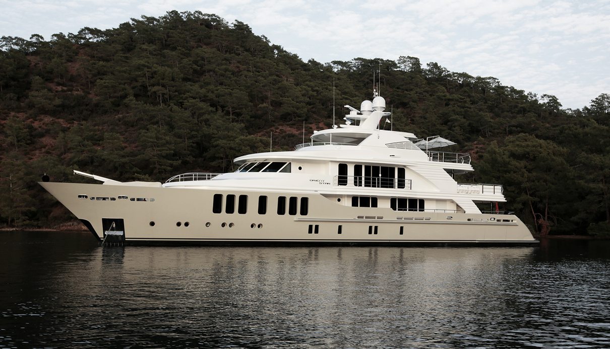 Orient Star yacht, CMB Yachts