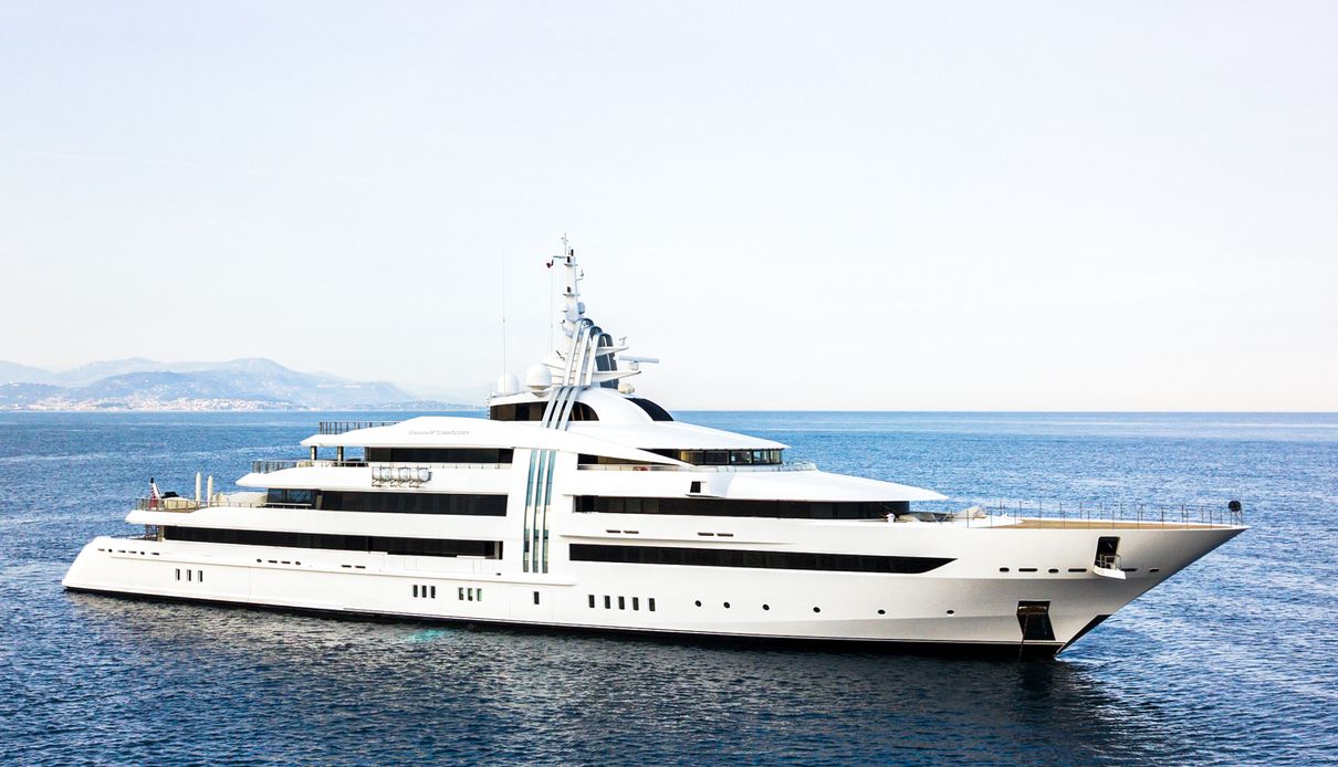 Vibrant Curiosity yacht, Oceanco