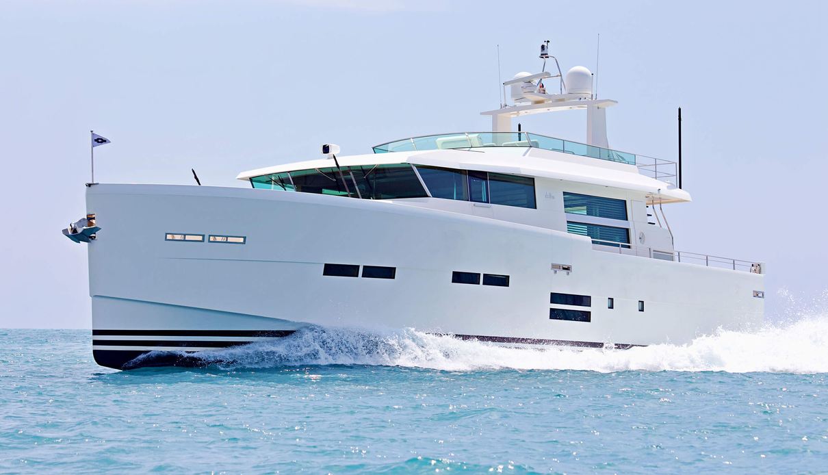 Queen E yacht, Delta Powerboats