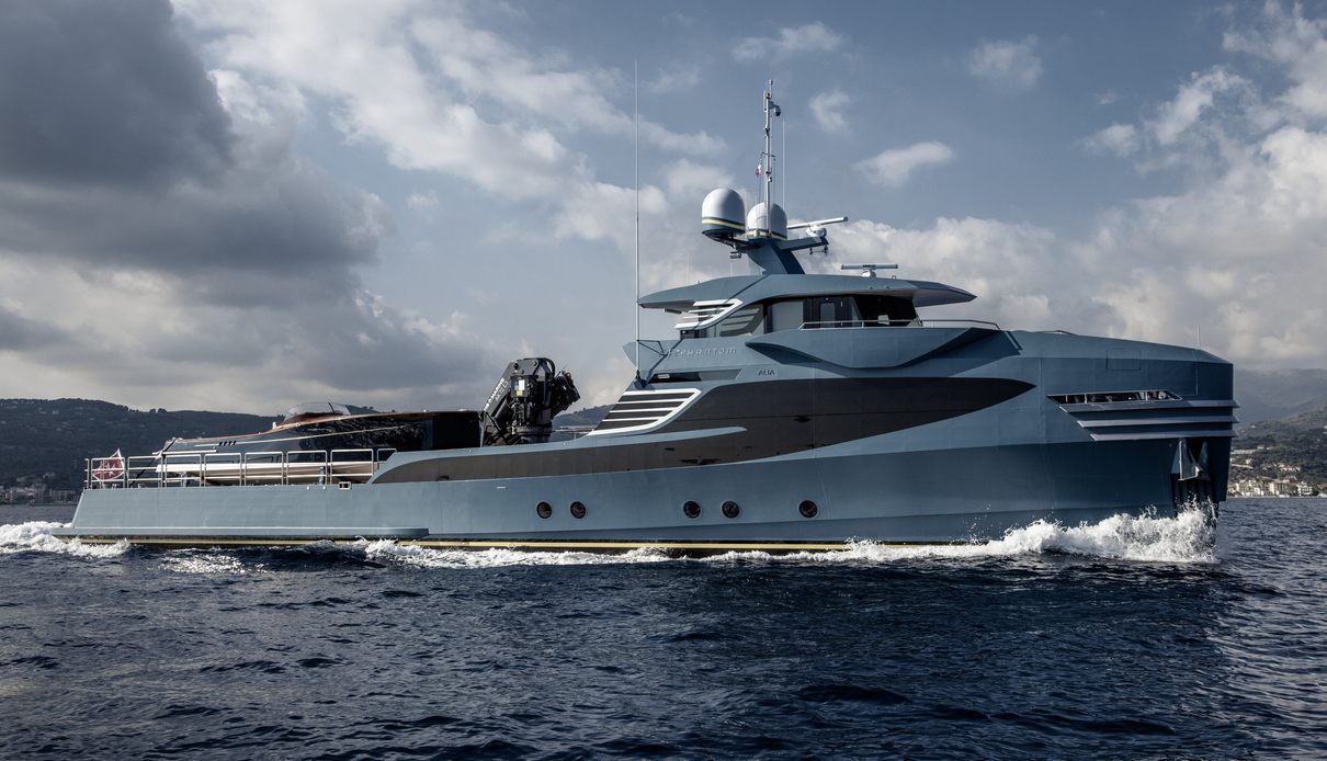 Phi Phantom yacht, Alia Yacht