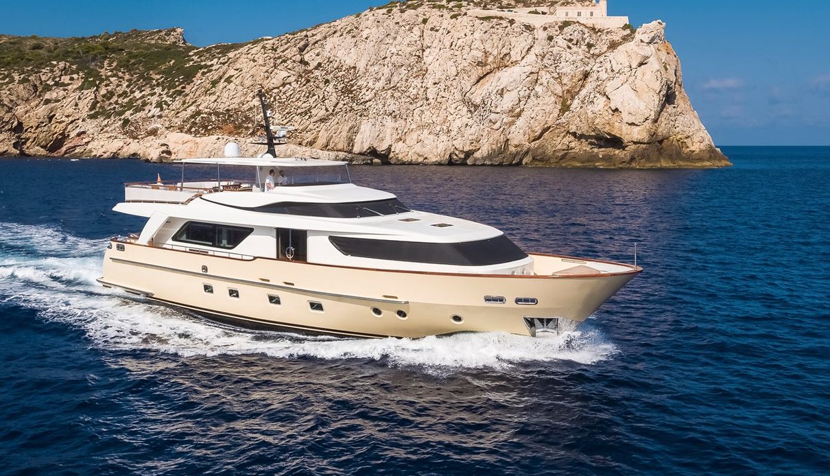 Lady Alina yacht, Sanlorenzo