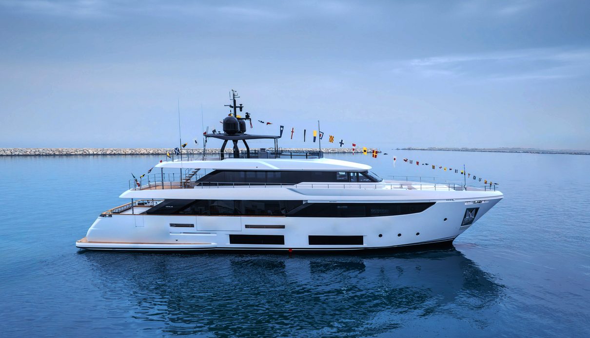 Custom Line 33/34 yacht, Custom Line