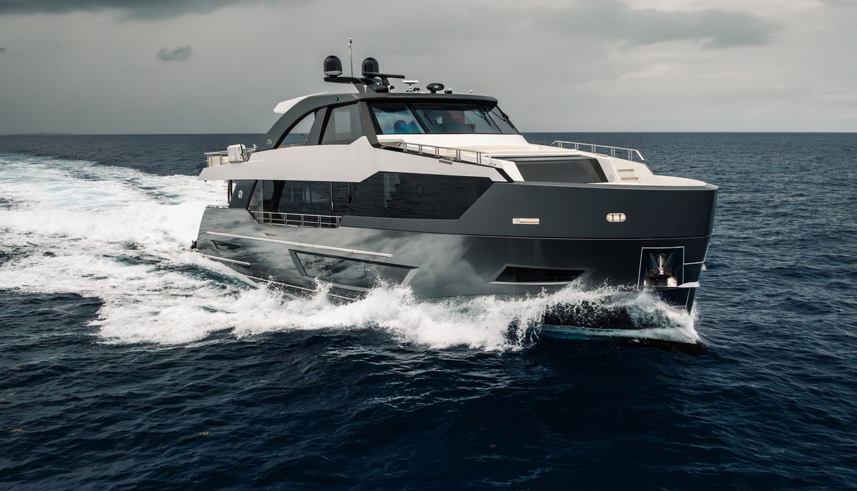 Still Waters yacht, Ocean Alexander