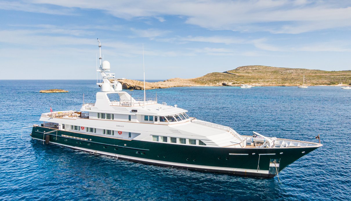 Emerald yacht, Feadship