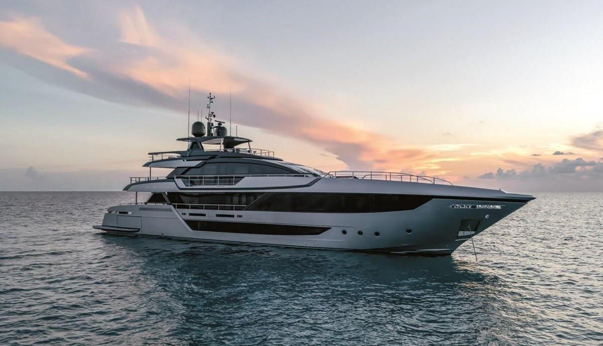 Janus Navem yacht, Riva