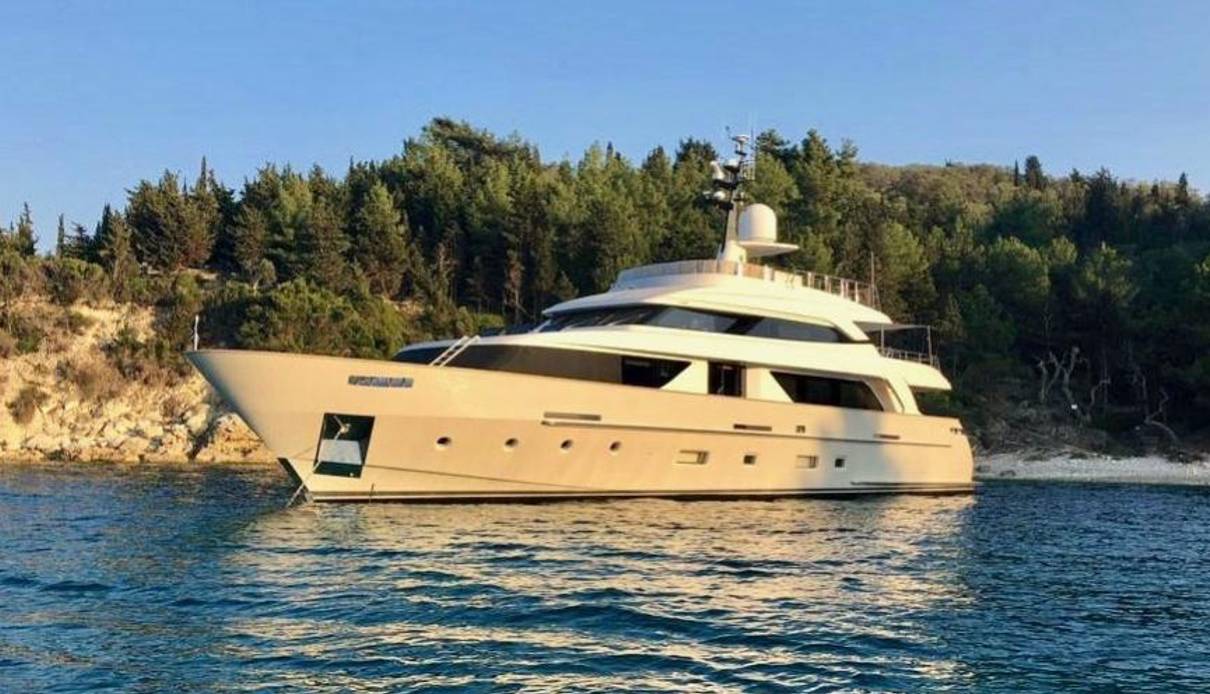 Akar XIII yacht, Sanlorenzo