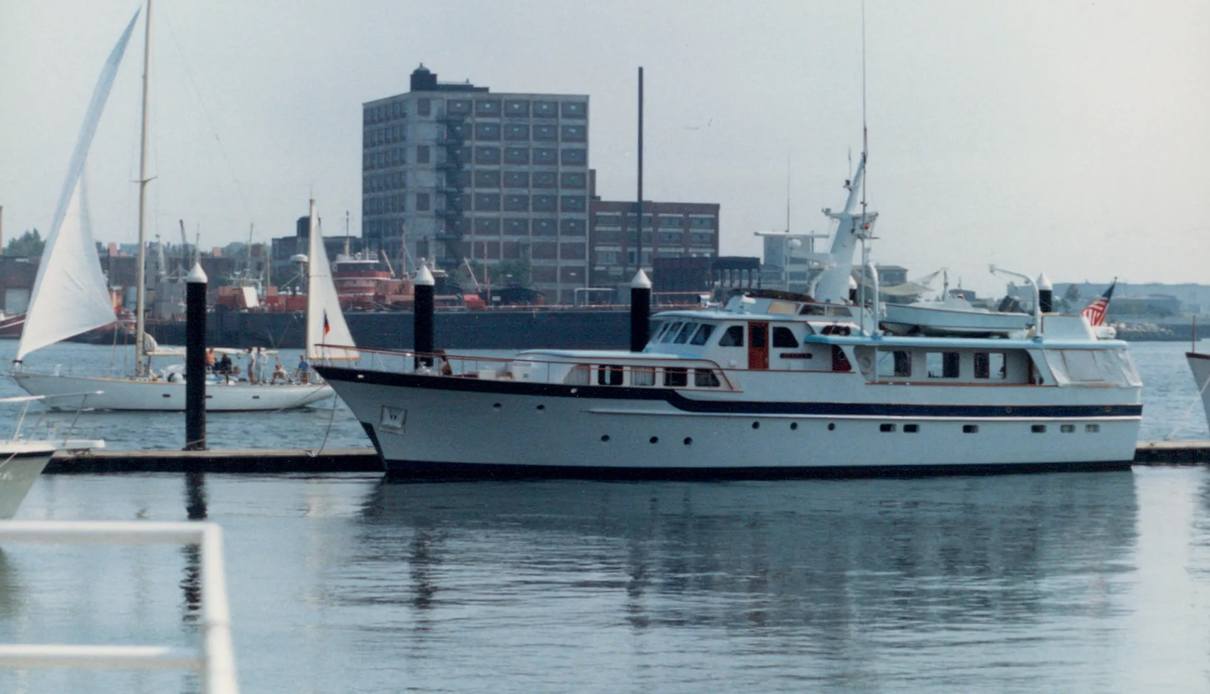 Passage yacht, Feadship