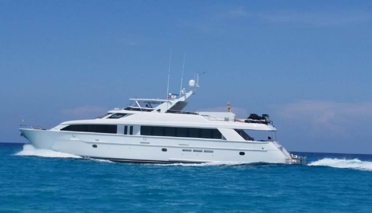 Claire yacht, Hatteras