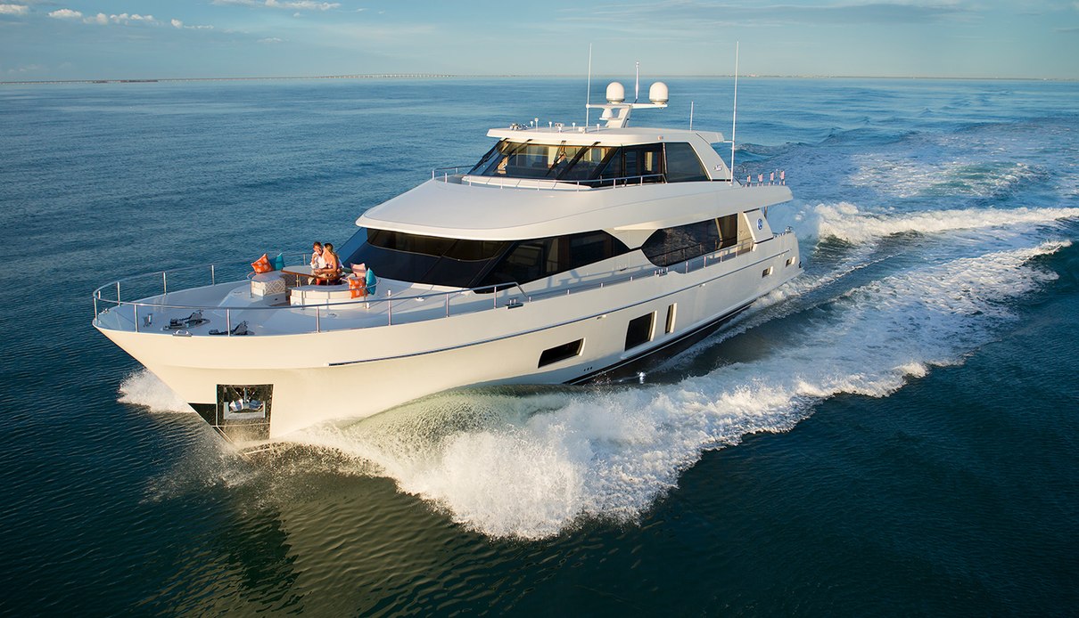 Aura yacht, Ocean Alexander