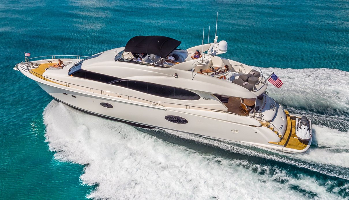 Living the Dream yacht, Lazzara Yachts