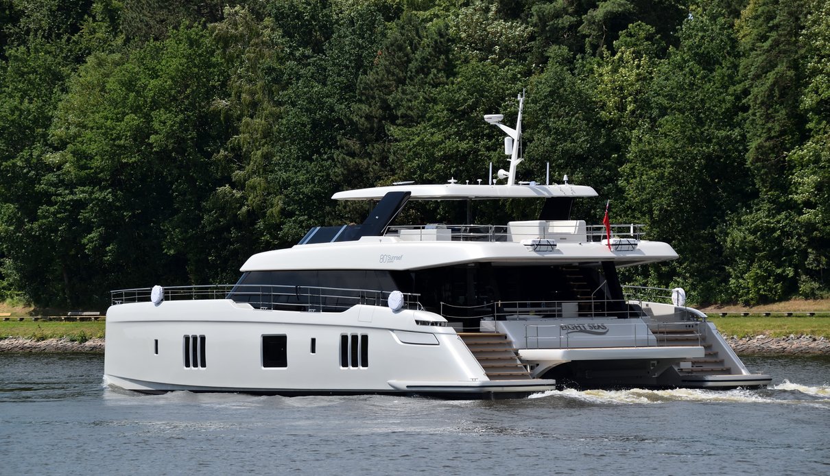 Fat Cat yacht, Sunreef Yachts