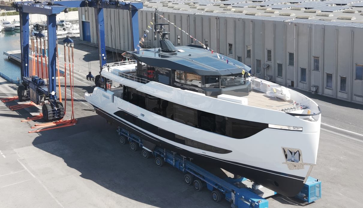 Arcadia A96/04 yacht, Arcadia