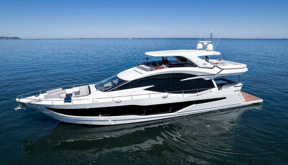 Galeon 800 /01 yacht, Galeon