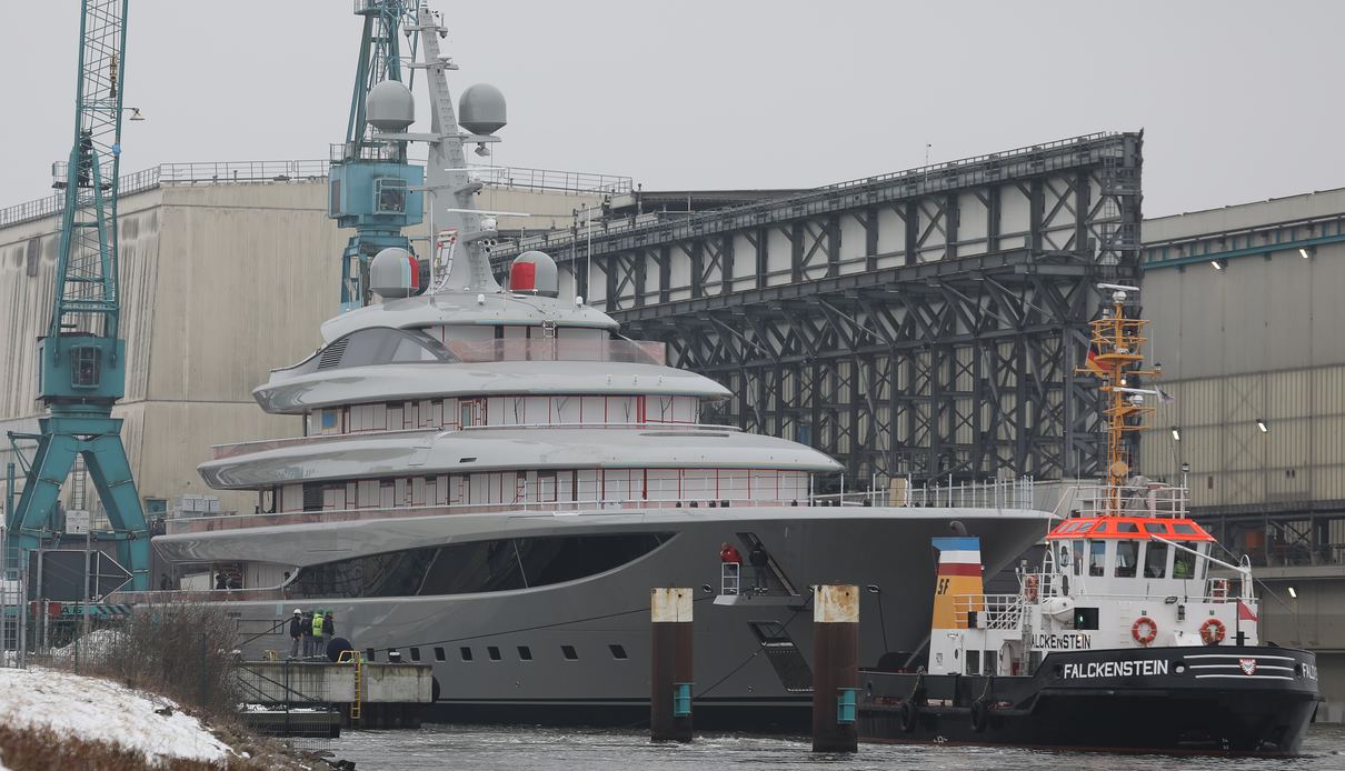Nixie yacht, Lurssen