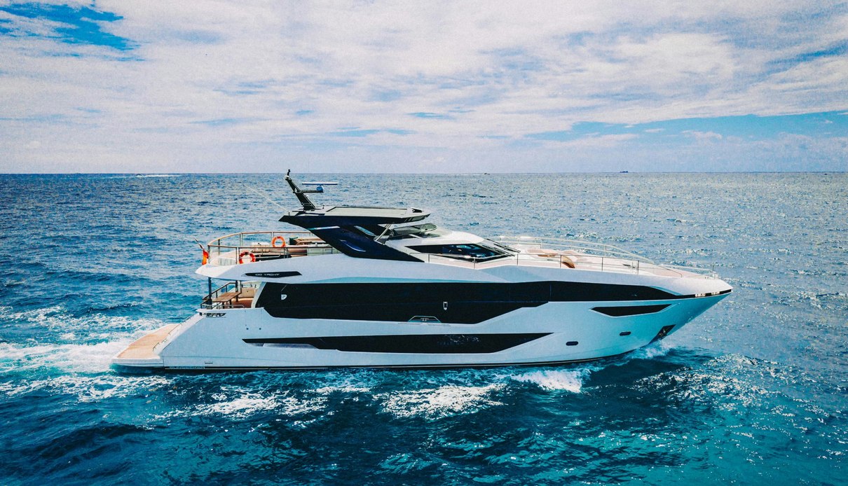 Pura Vida yacht, Sunseeker