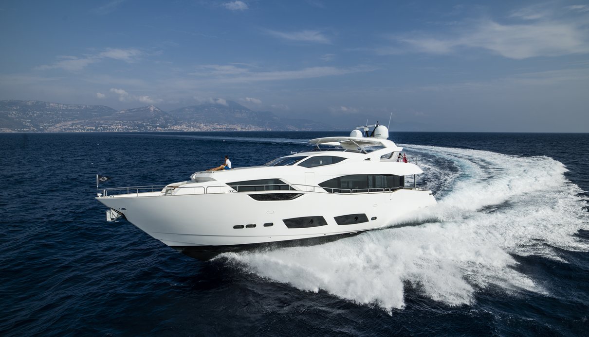 Amour I yacht, Sunseeker