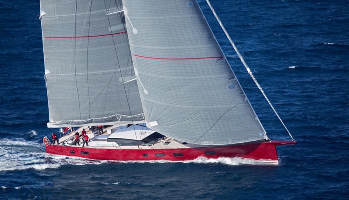 Nomad IV yacht, Maxi Dolphin