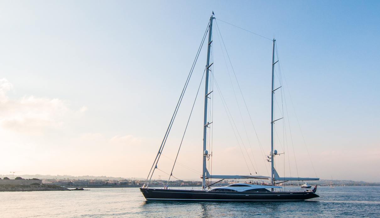 Twizzle yacht, Royal Huisman