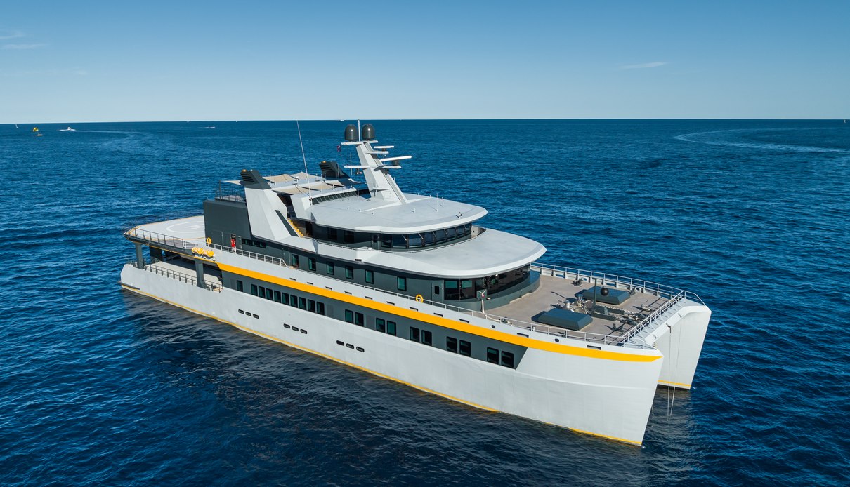 Nebula yacht, Astilleros Armon