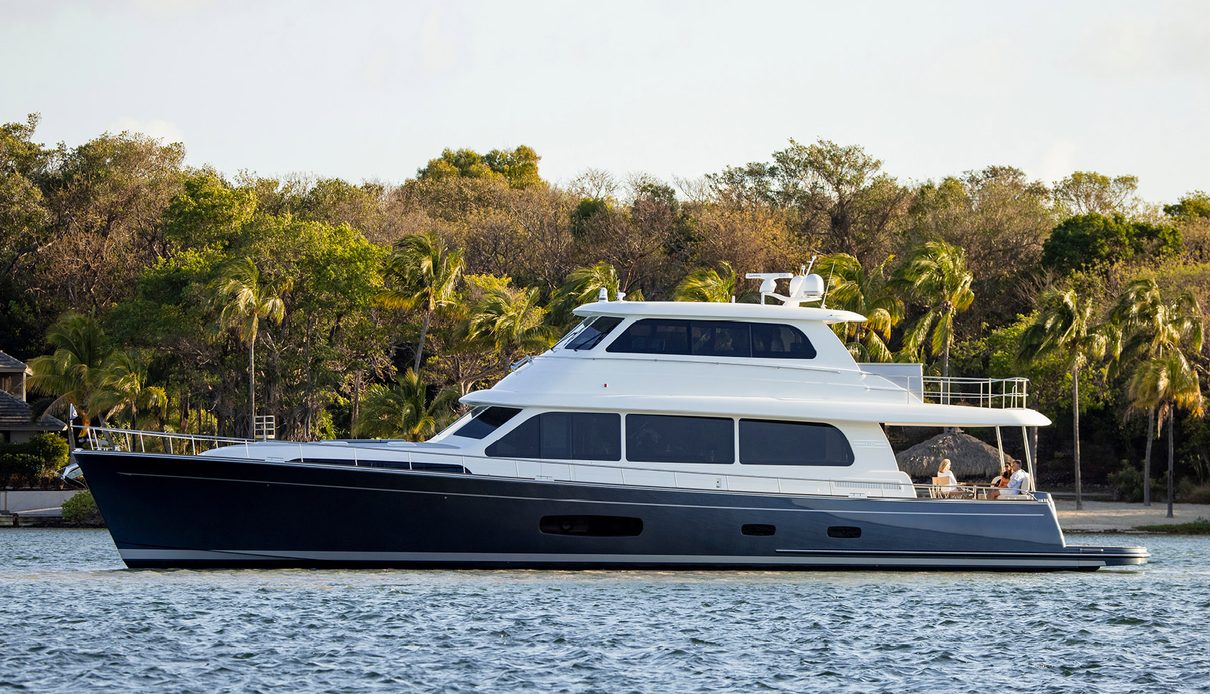 Betty yacht, Grand Banks