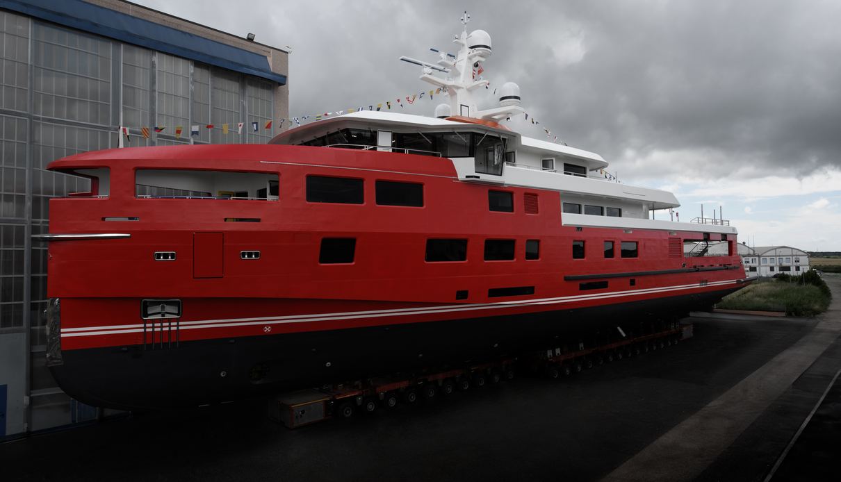 Akula yacht, Rossinavi