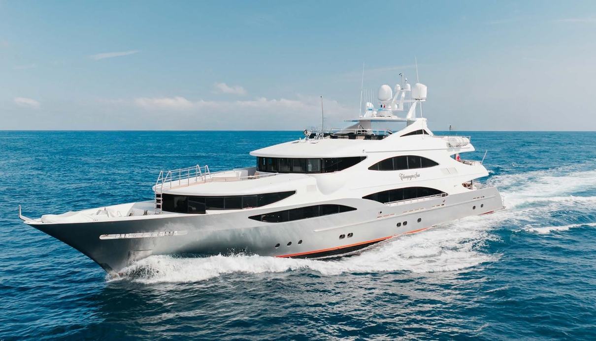 Champagne Seas yacht, Trinity Yachts