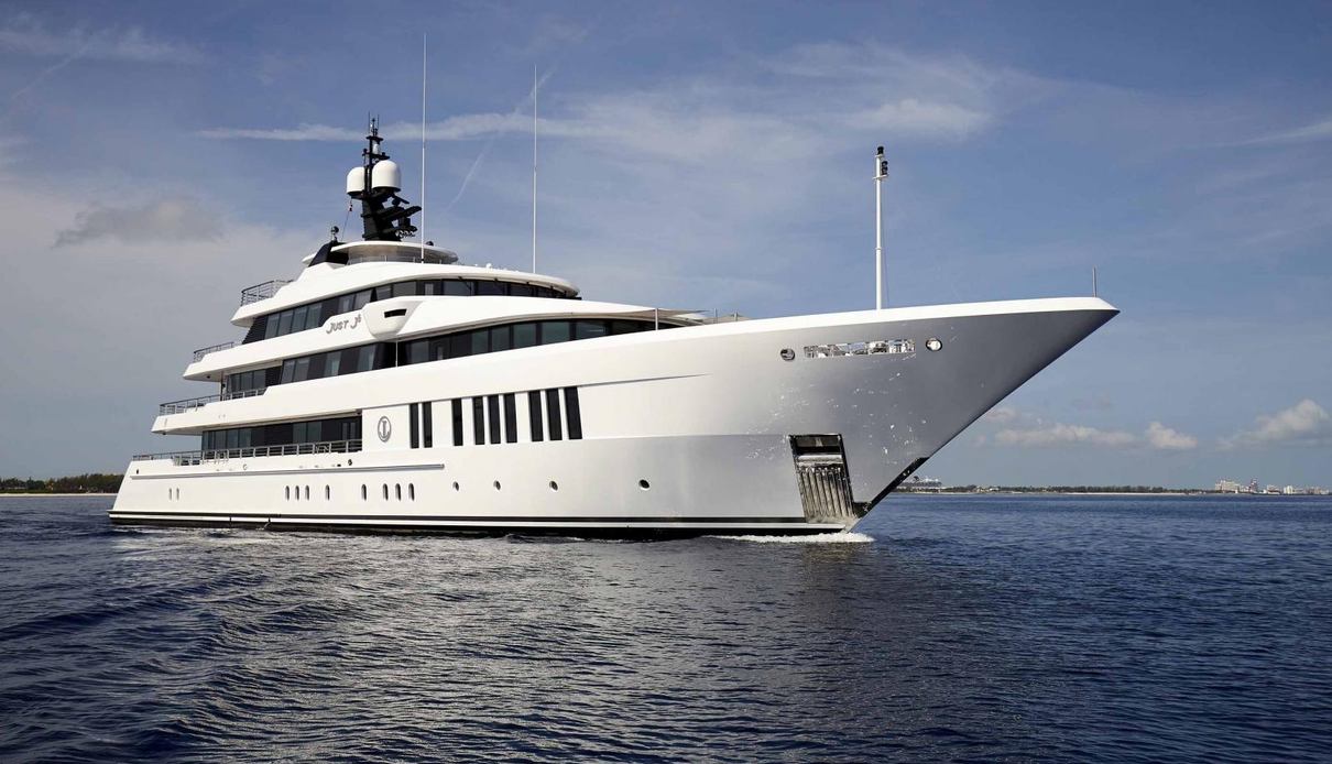 Just J’s yacht, Royal Hakvoort