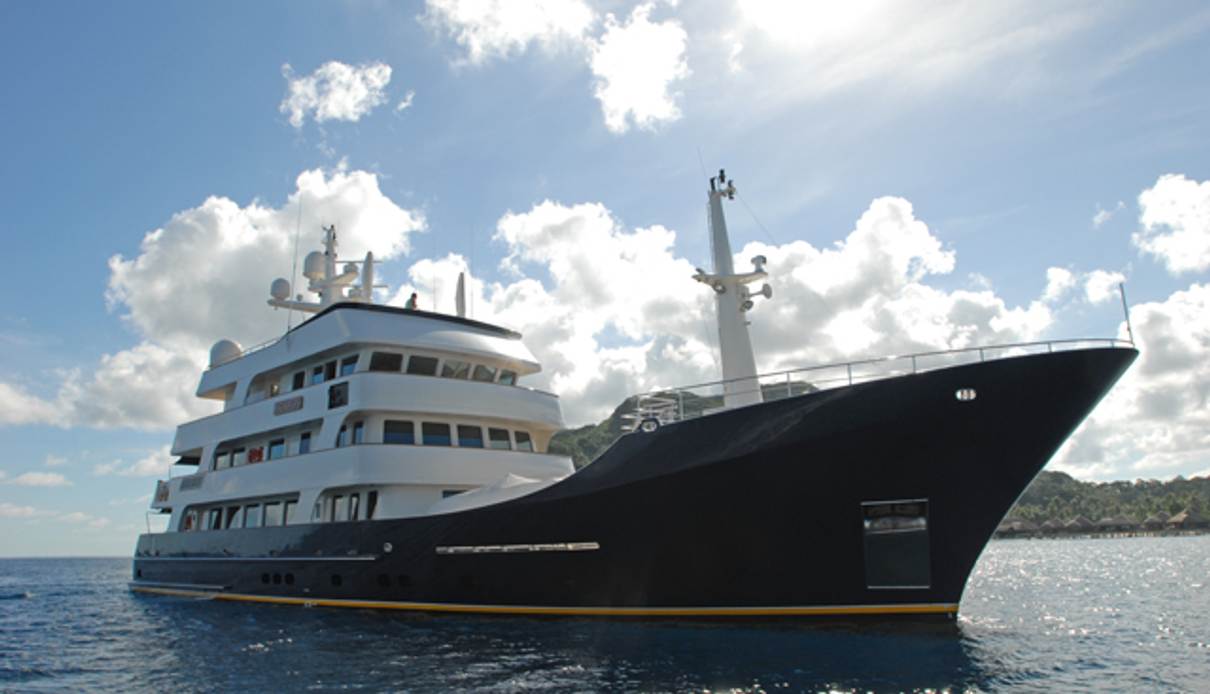 Big Aron yacht, Royal Denship