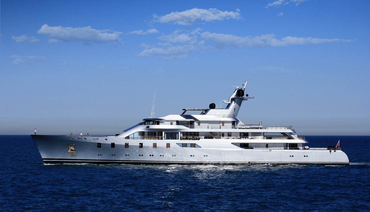 Pacific X yacht, Lurssen