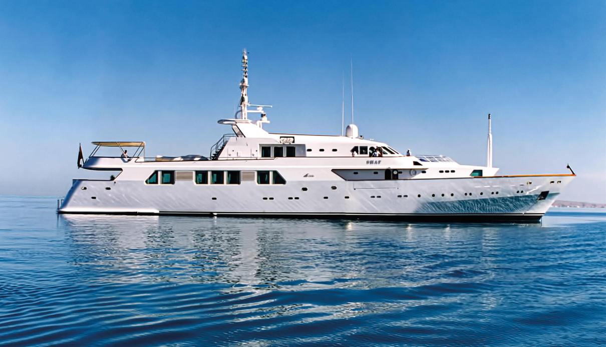 Suite yacht, CRN Yachts