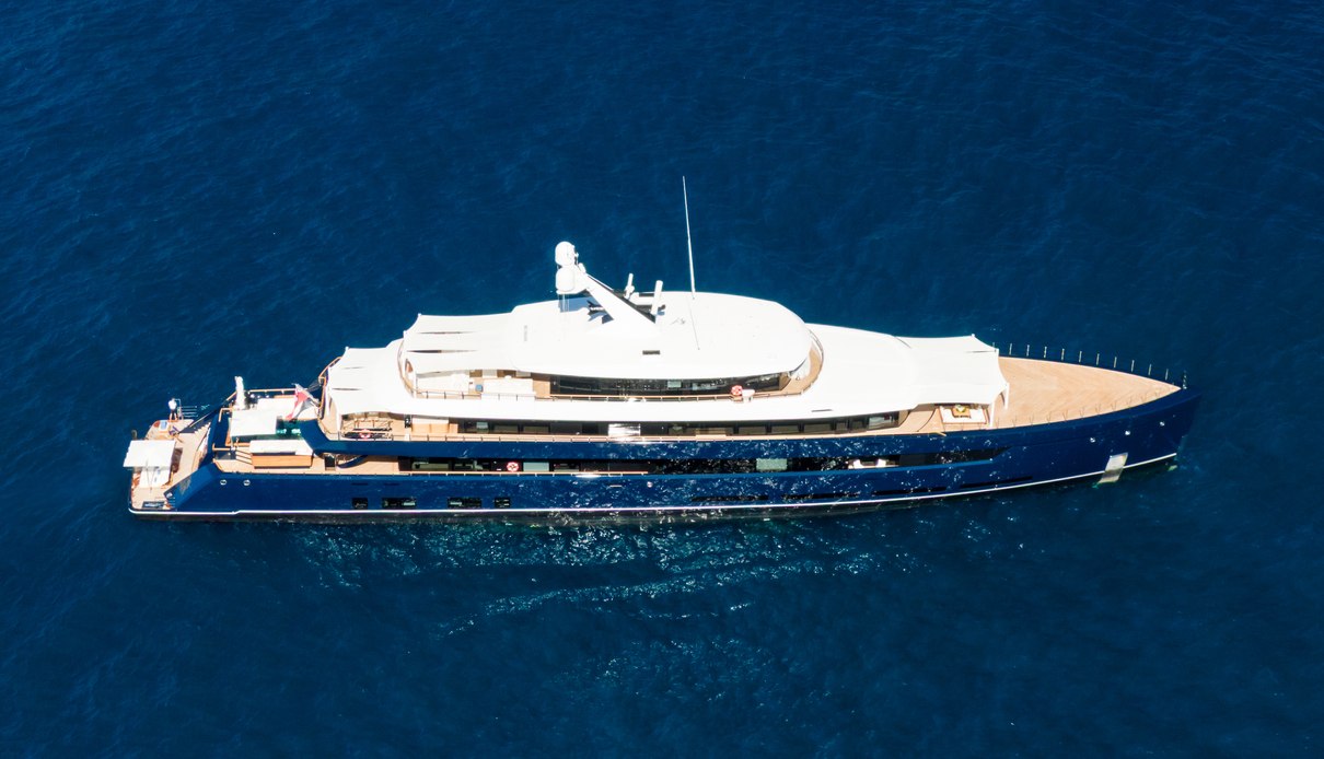 Les Cinq yacht, Feadship