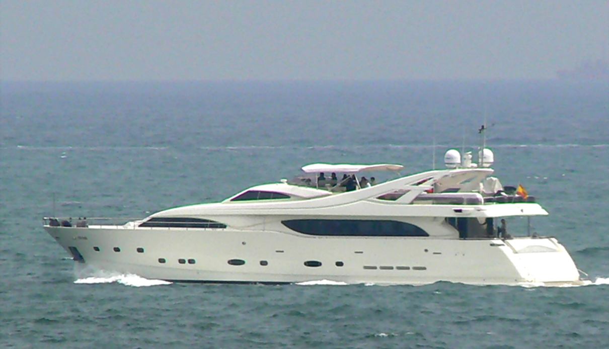 Camarik yacht, Custom Line
