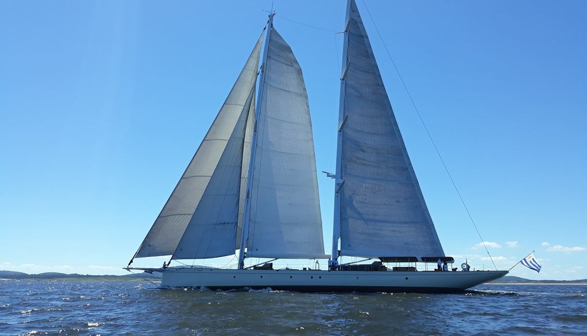 Doña Francisca yacht, Astillero Buquebus