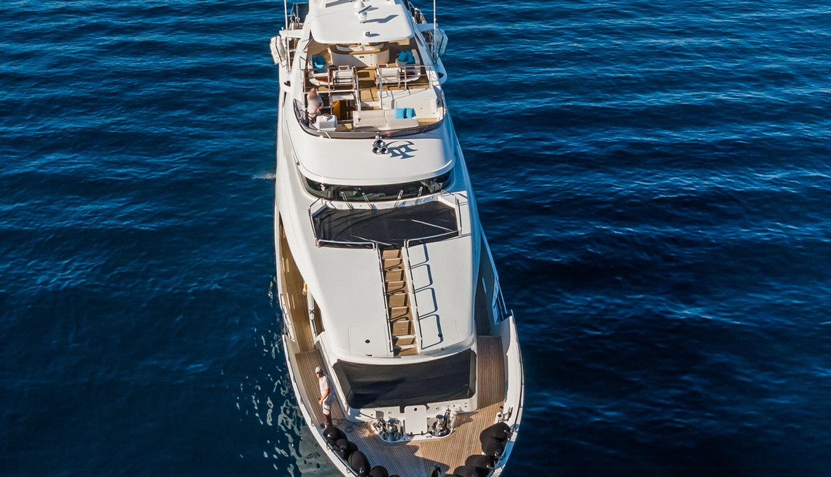 Paradise yacht, Horizon