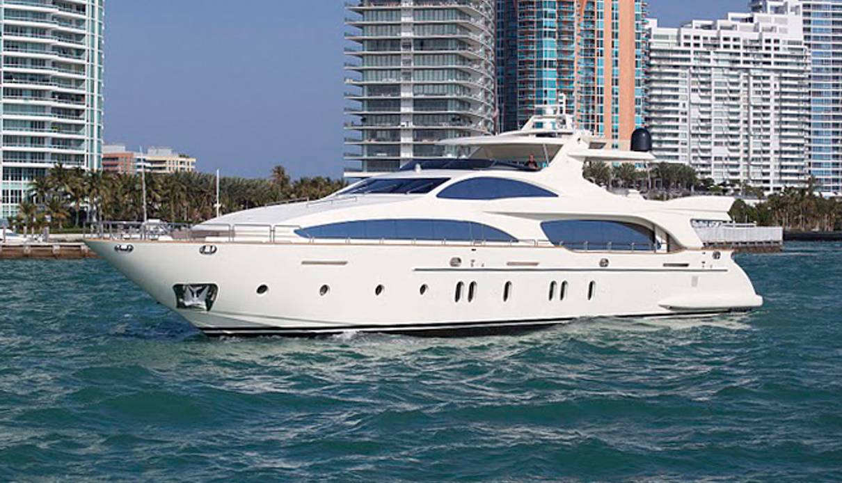 Rylax yacht, Azimut