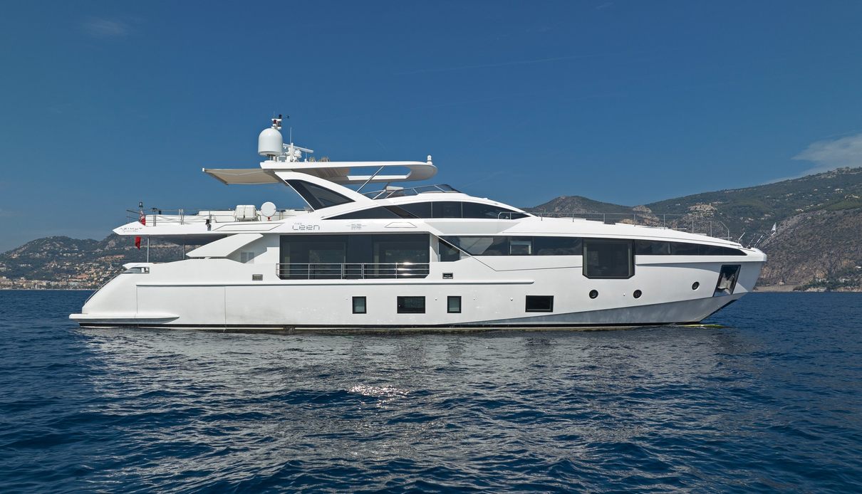 Starkiss yacht, Azimut