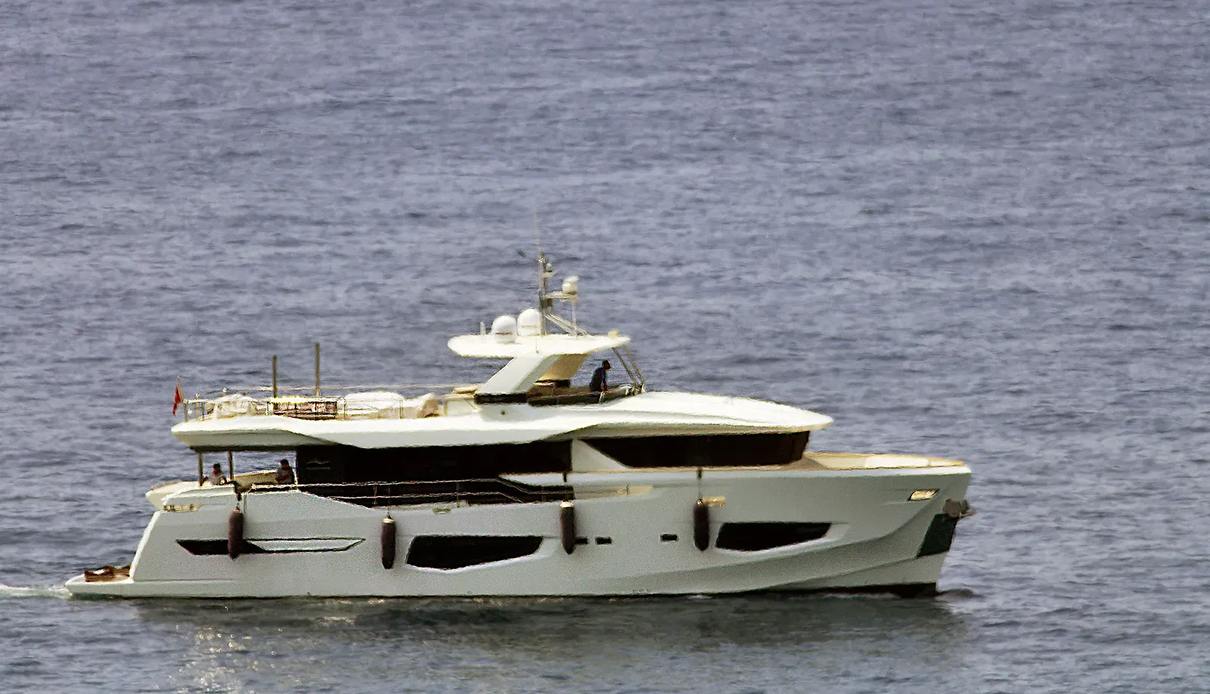 Lion Hazel yacht, Numarine
