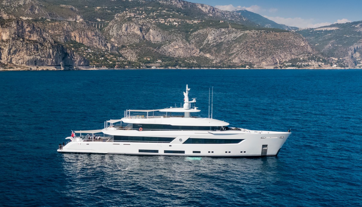 Shenoa yacht, Lurssen
