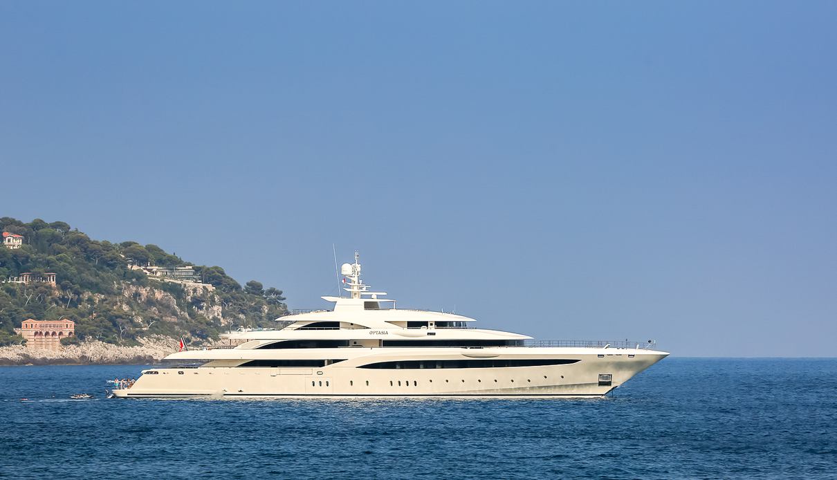 O'Ptasia yacht, Golden Yachts