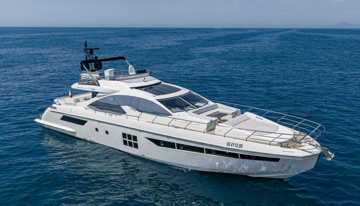 JR 28 yacht, Azimut