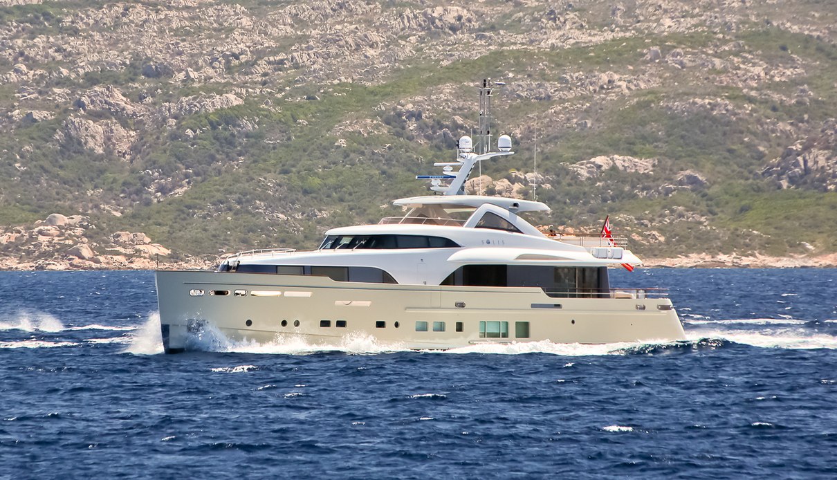 Solis yacht