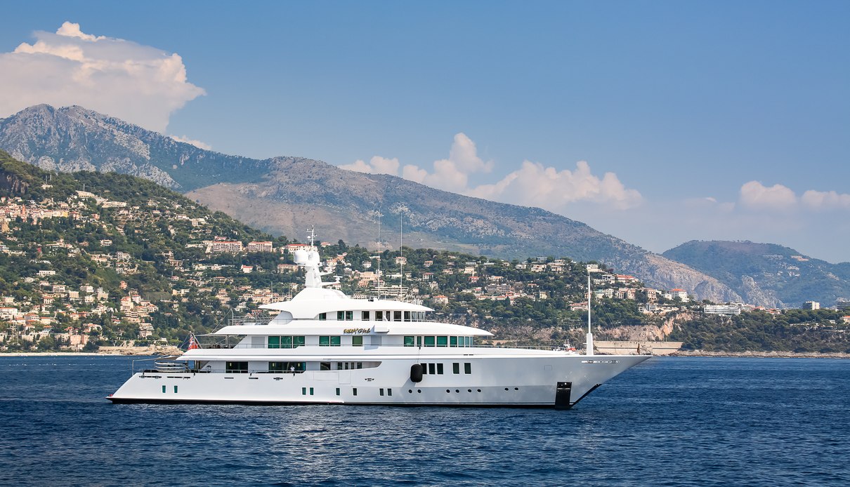 Nora yacht