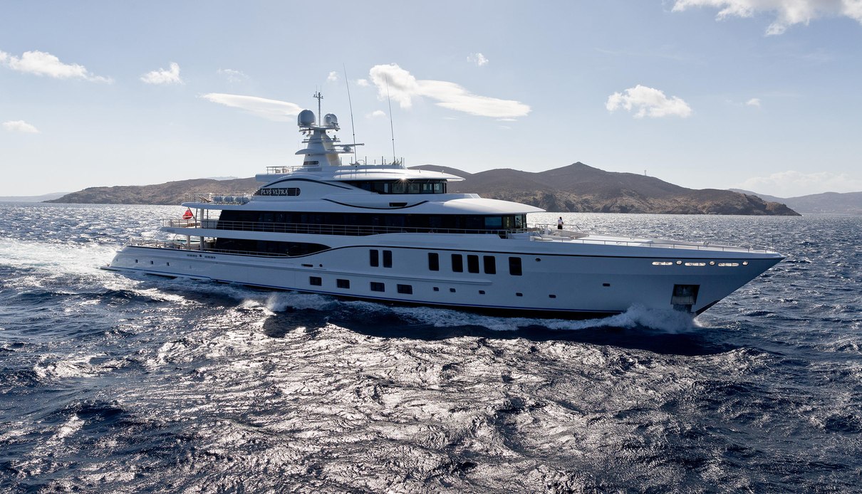 Plvs Vltra yacht