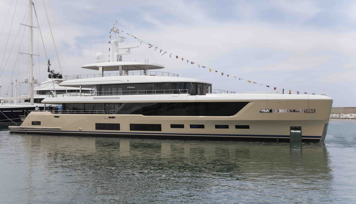 Hawa yacht