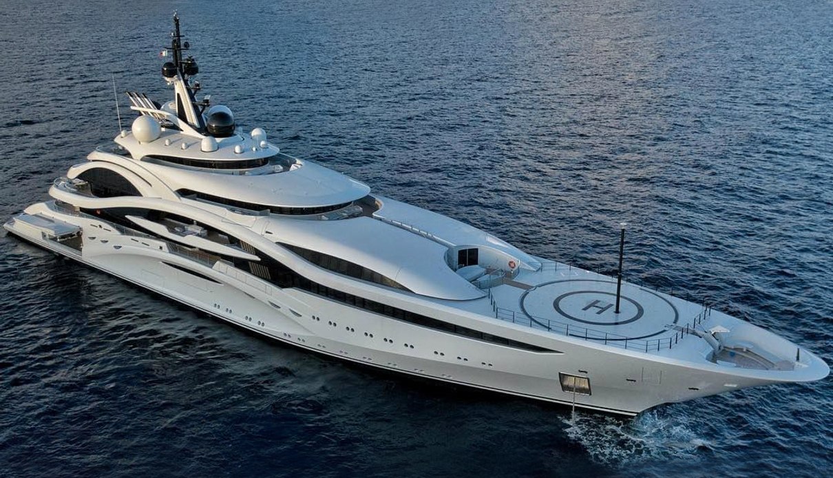 Al Lusail yacht