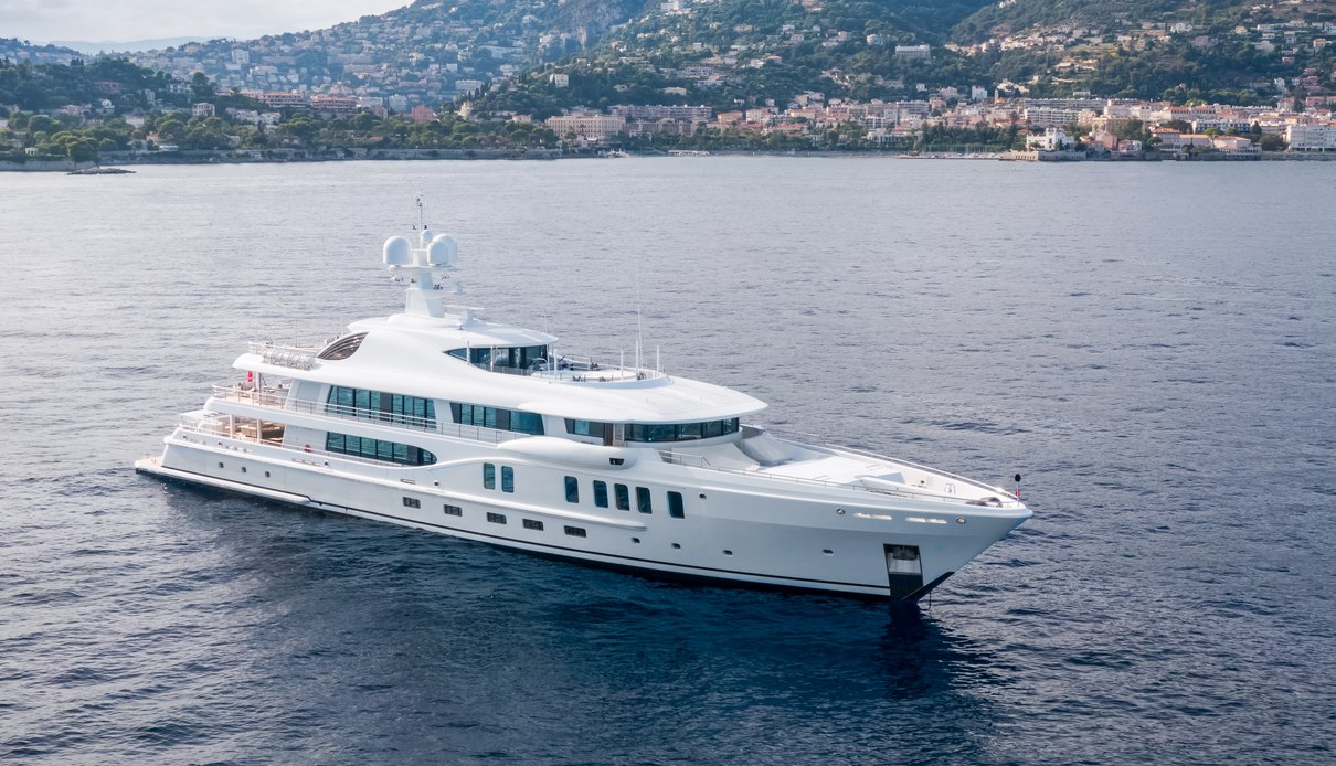 Neninka yacht